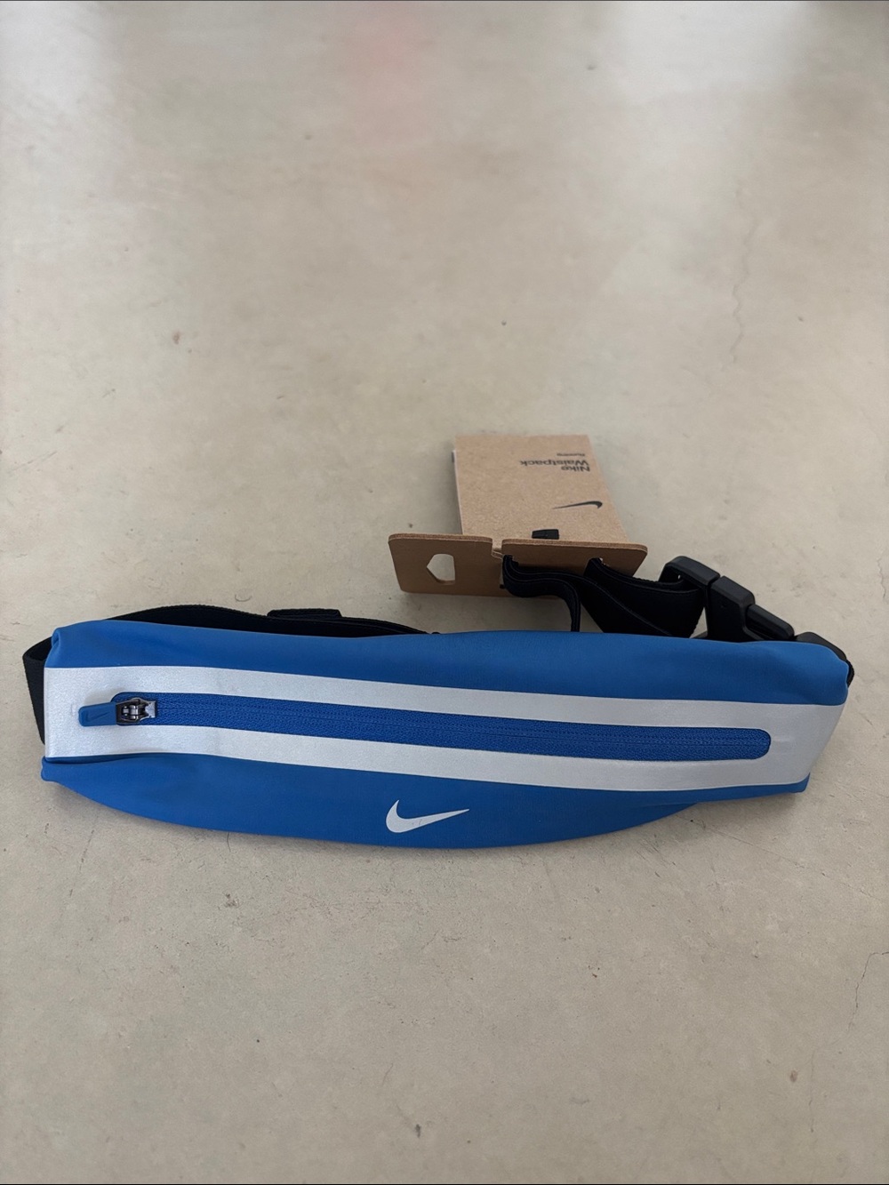 NWT Nike Slim Waist Pack Running Fanny Pack Belt Bag Stretchy Unisex, Reflective